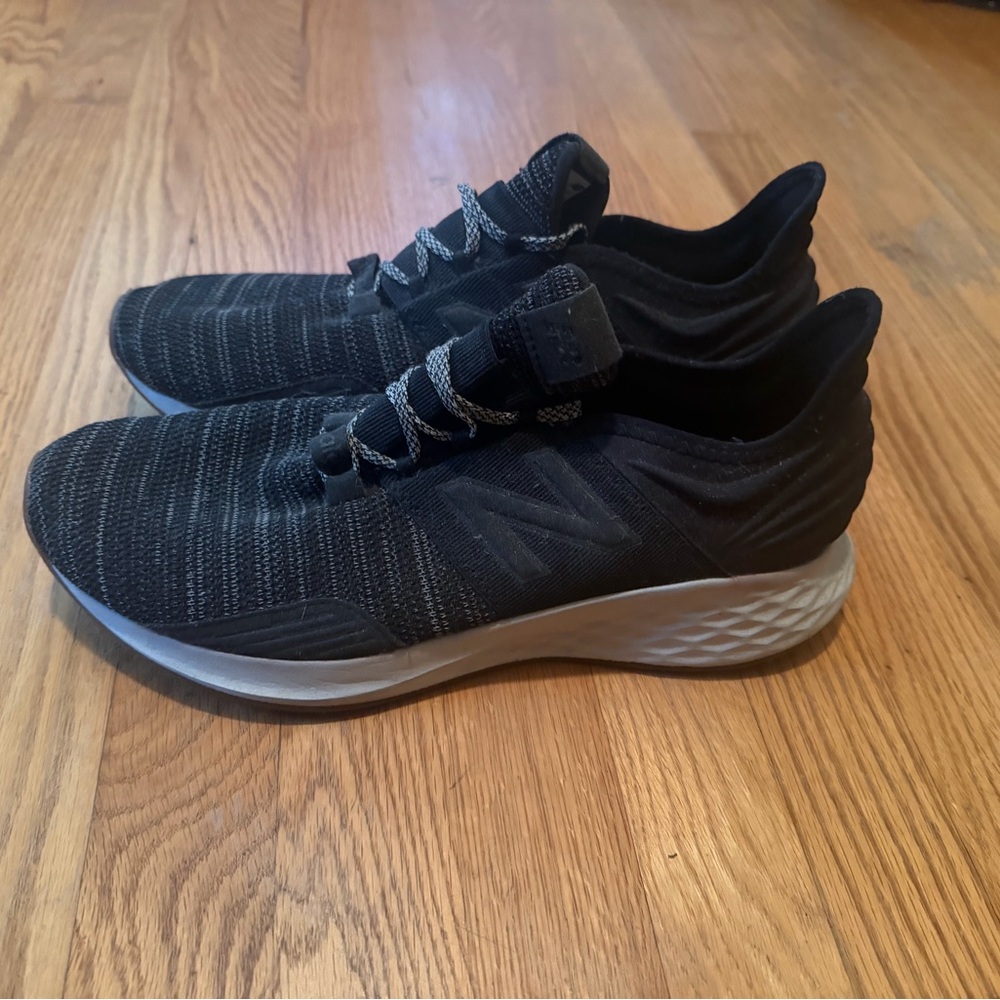 New Balance Black and Gray Men's Fresh Foam Roav shoes